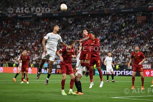 Sevilla Fc Nemanja Matic Roma Fernando Reges Roma 2023 Uefa Europa League 2022  2023 Final 