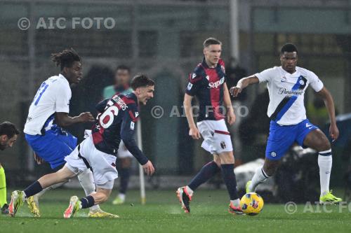 Inter Alexis Saelemaekers Bologna Denzel Dumfries Italian championship  2023 2024 28°Day Renato Dall Ara match between Bologna 0-1 Inter 