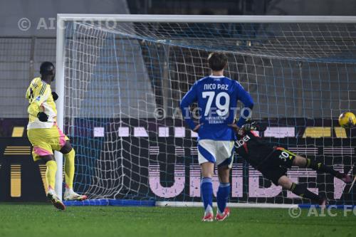 Juventus Jean Butez Como 2025 Como, Italy Goal 1-2 