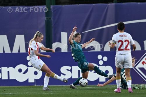 Genoa Women Ilse Van der Zanden Fiorentina Women Maria Luisa Filangeri Curva Fiesole - Viola Park match between Fiorentina Women 1-1 Genoa Women Firenze, Italy Goal 1-1 