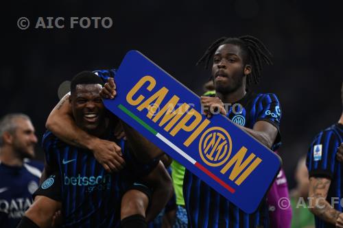 Inter Lautaro Martinez Inter Yann Aurel Bisseck Giuseppe Meazza match between   Inter 2-0 Parma Milano, Italy 
