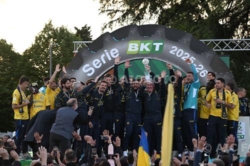 Frosinone 2026 Italian championship 2025 2026 Serie B Trophy 